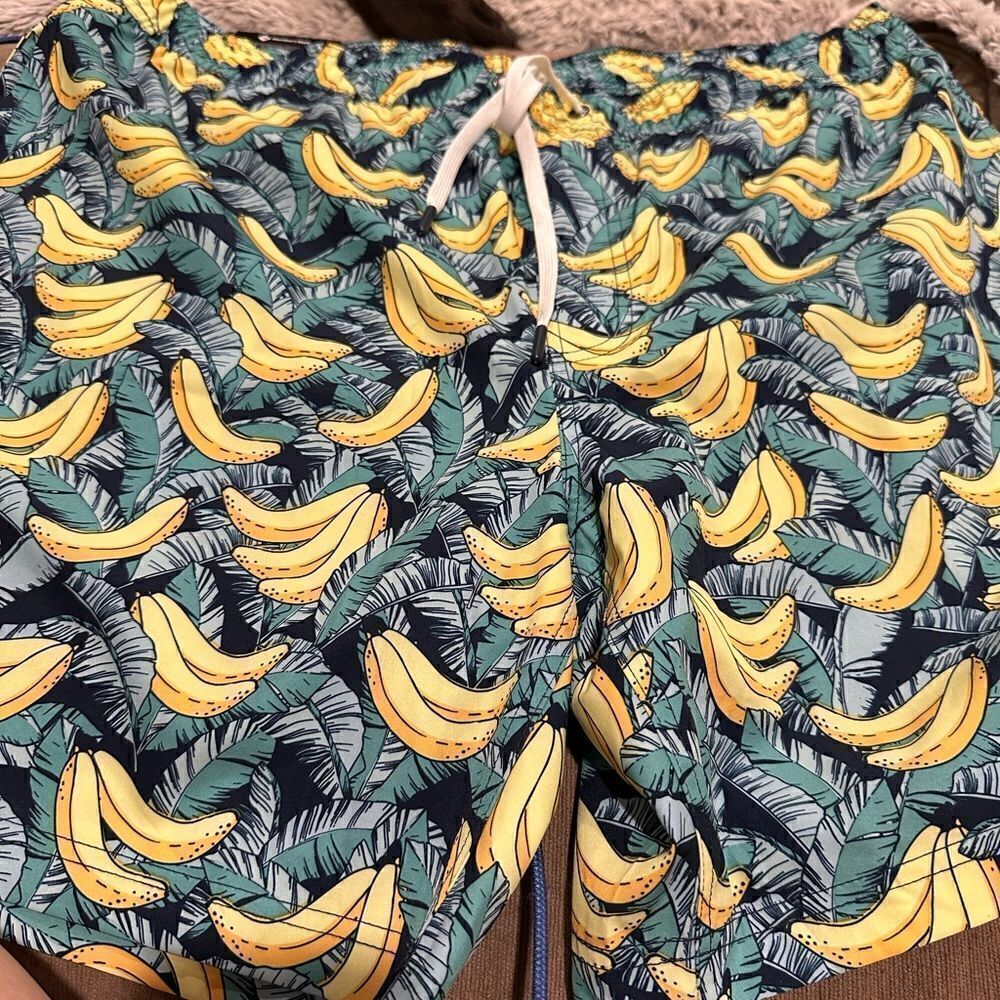 Resort Swim Trunks Mens XL Blue Banana Print NWT 4-Way Stretch Quick Dry UPF 50‎